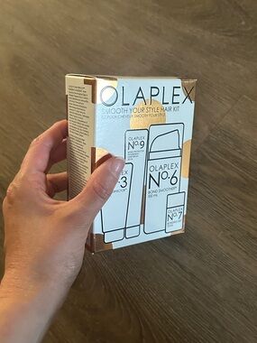 OLAPLEX Smooth Your Style Hair Kit — White & Gold